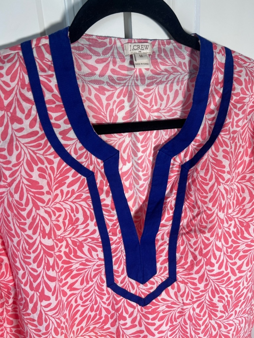 J. Crew Coral Leaf-Print Tunic with White Background and blue trim - Picture 6 of 7